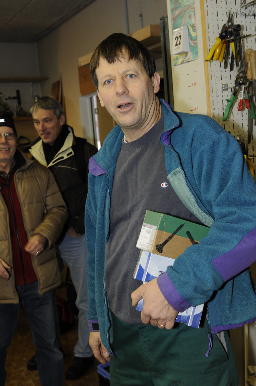 _0023409.JPG - Le chef bois et visserie.